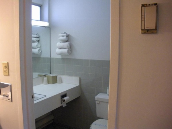 Kings Inn Cleveland image 18